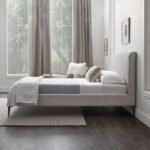 Bed with a modern design - Image 6