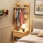 kwmwdynh walaqh Clothes with a mwfr llmsahh