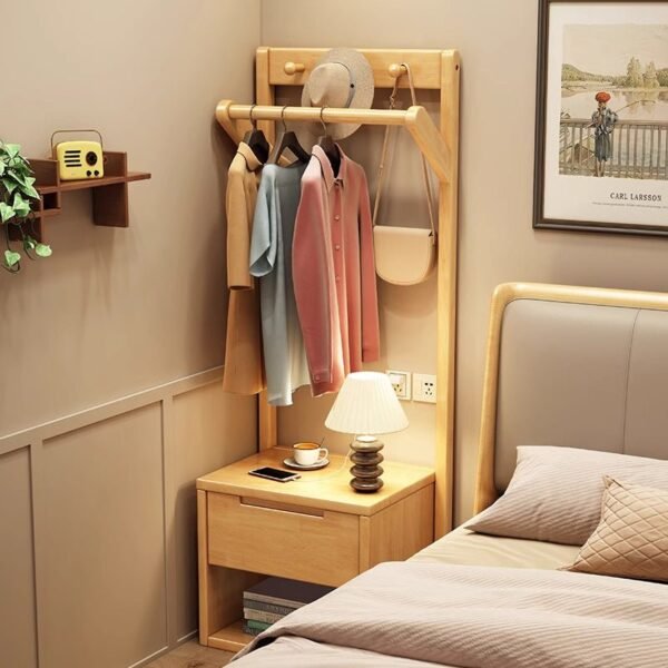 kwmwdynh walaqh Clothes with a mwfr llmsahh