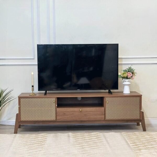 طاولة تلفزيون خشبيه