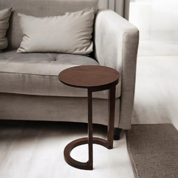 طاولة جانبية بتصميم خشبي مبتكر وعملي