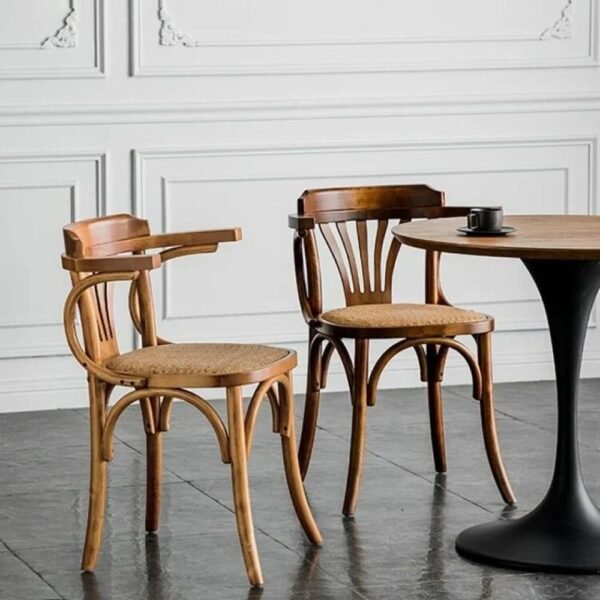 كرسى طعام مميز