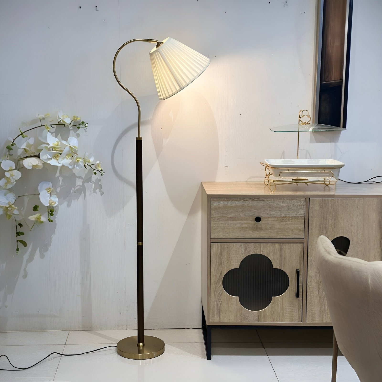 f0lOZ18dVGUlwYc3XbWGXXDnhRnbYMaqPQwvxrQT.jpg اباجورة ارضي عمود - الصورة 1