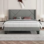 Bed with a classic design - Image 2