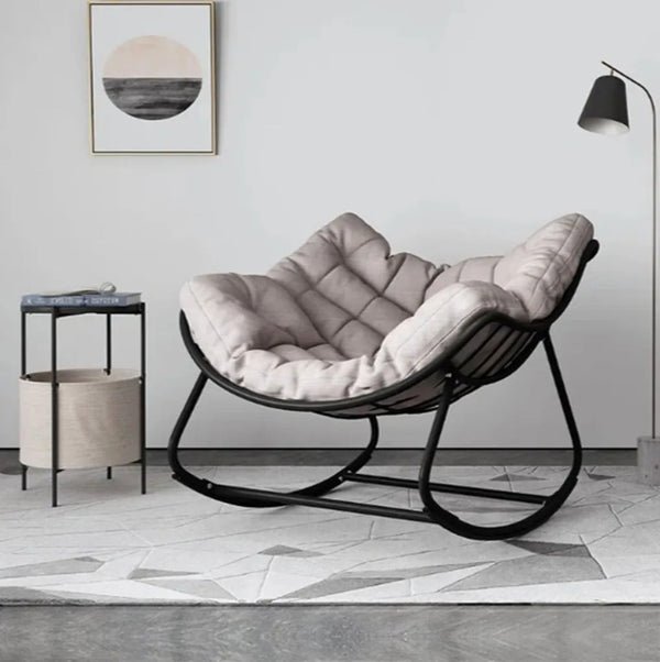 qVLQbS0v2LxsGweBpHpxsWtFoFLbuTOx3eIUi6Gp_3cd046c1-e03f-490e-af4d-1b4aac5e4904.jpg كرسي هزاز كلاسيكي - الصورة 1