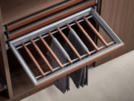 ⁦leather Pull-out trousers hanger -60*50- علاقة بنطلونات جلد  قابلة للسحب 60*50⁩ - الصورة ⁦10⁩